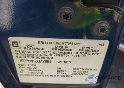 1999 Chevrolet Silverado 1500 Ls z USA, uszkodzony, nr VIN 1GCEK19T2XE123962